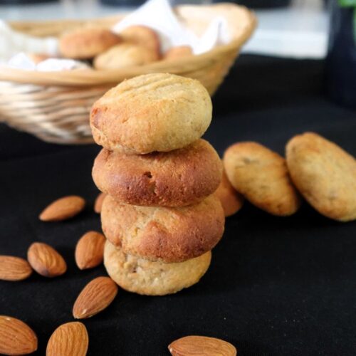 Almond banana cookies